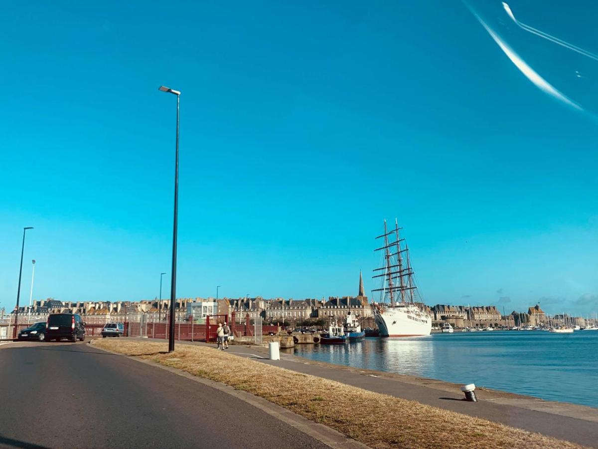 Appartement de 60 m2 tout juste rénové à Saint Malo Intra-Muros Exterior foto